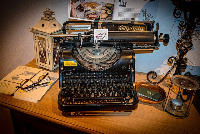 Ganz alte Tastatur - RueckenNackenCheck.de